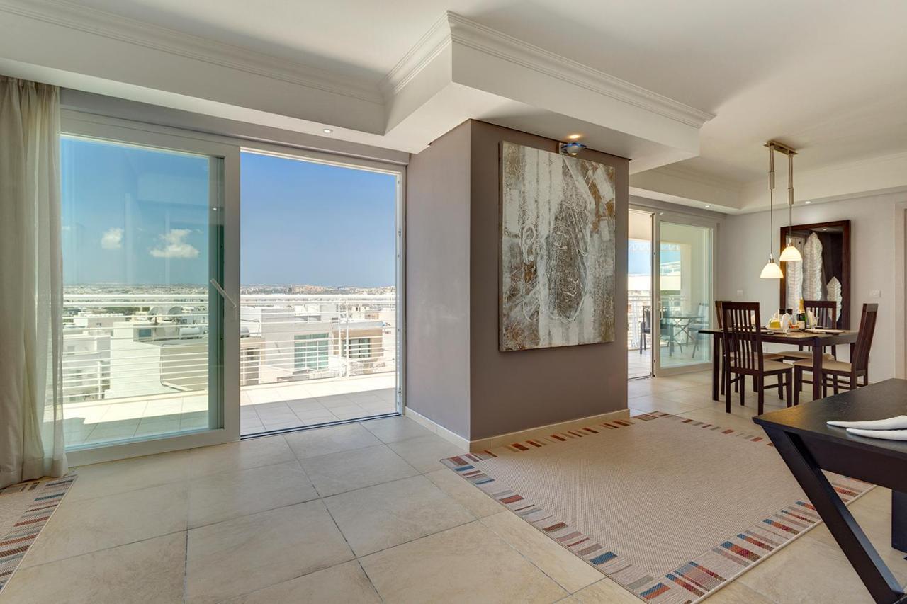Luxury Apartment Inc Pool & Views Sliema Esterno foto