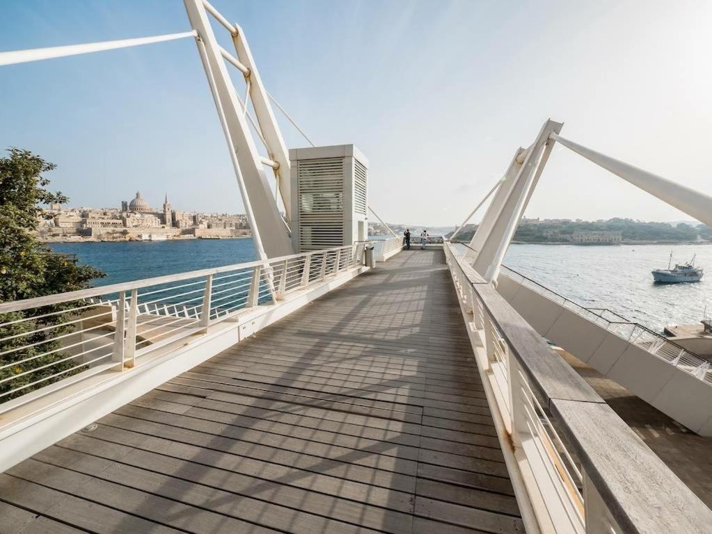 Luxury Apartment Inc Pool & Views Sliema Esterno foto